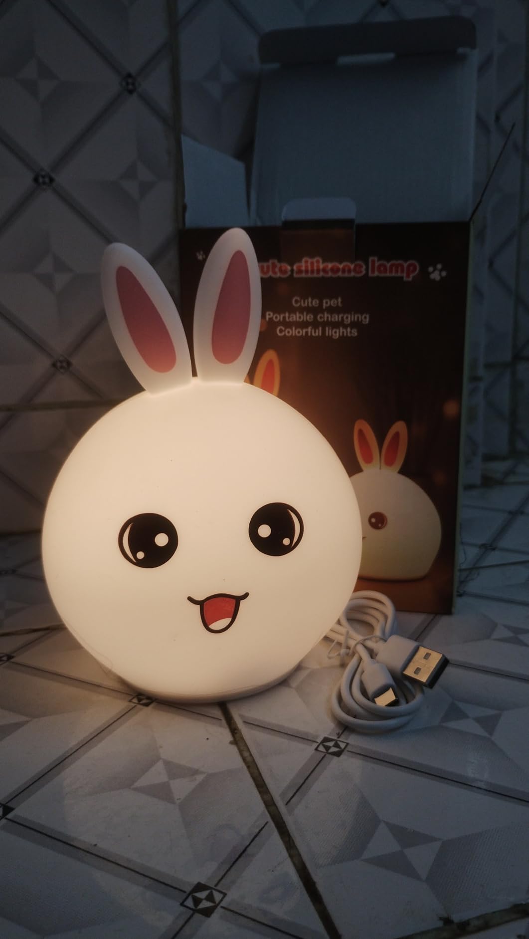 BrightRabbit Touch LED Night Lamp – 7-Color Soft Glow